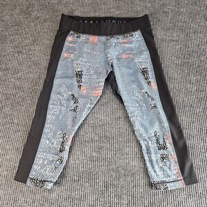 Under Armour Pants Womens XL Black Gray HeatGear Compression 3/4 Leggings Run